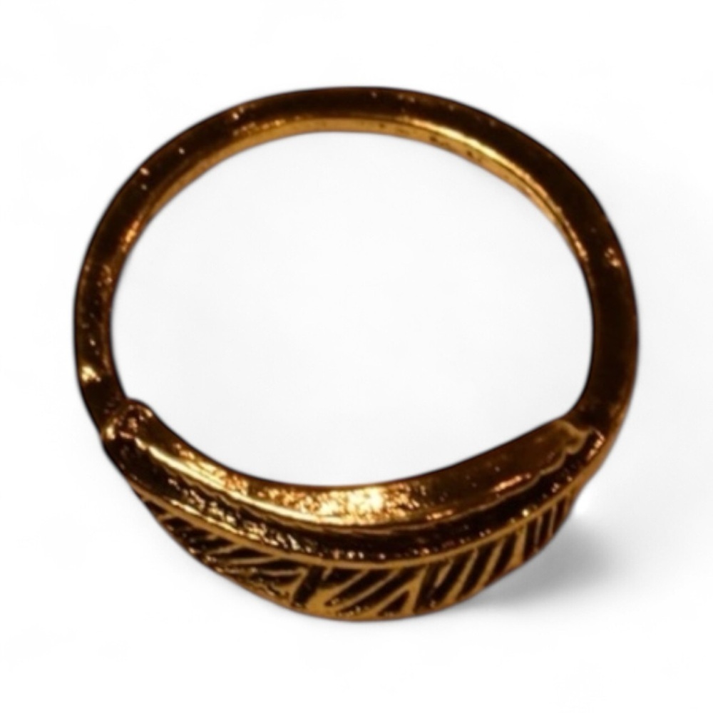 Gold Feather Ring - Picture 4 of 5